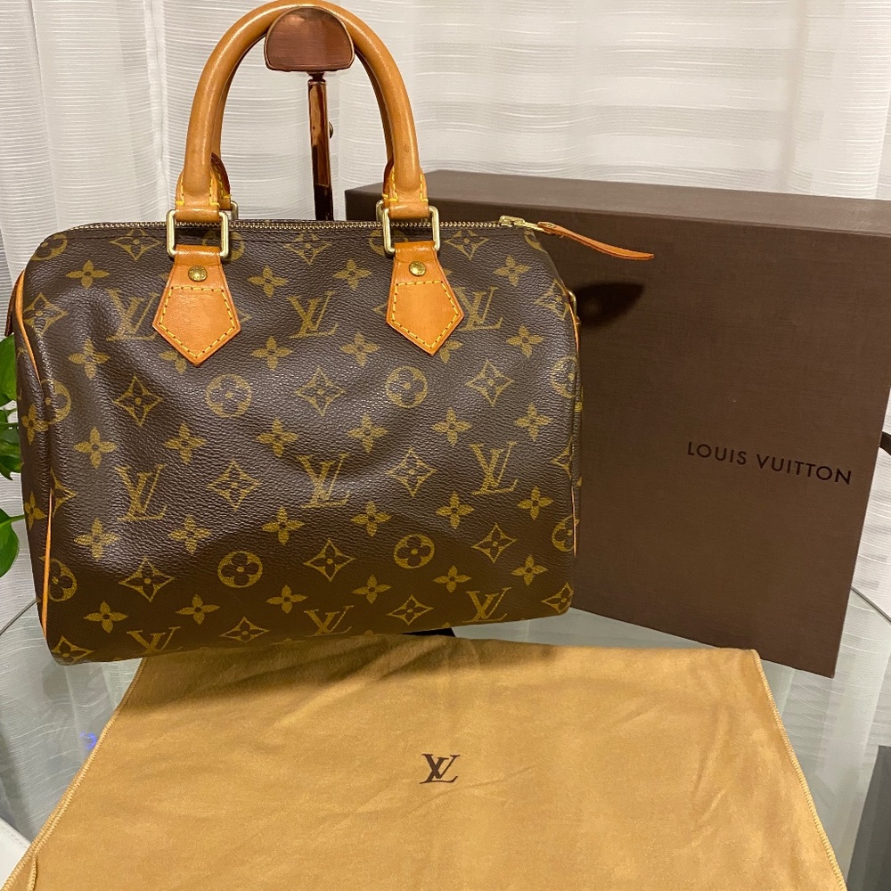 Authentic Louis Vuitton vintage speedy 25